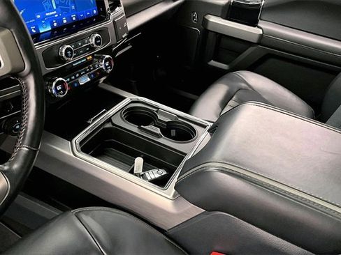 Used 2022 Ford F250 Platinum image 14