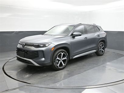 New 2025 Volkswagen Tiguan SE