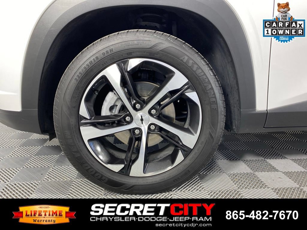 Used 2026 Chevrolet Trax RS FWD image 9