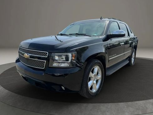 Used 2011 Chevrolet Avalanche LTZ image 1
