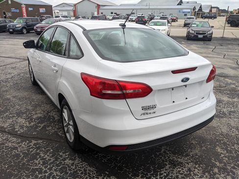 Used 2017 Ford Focus SE w/ Interior Protection Package FWD image 5
