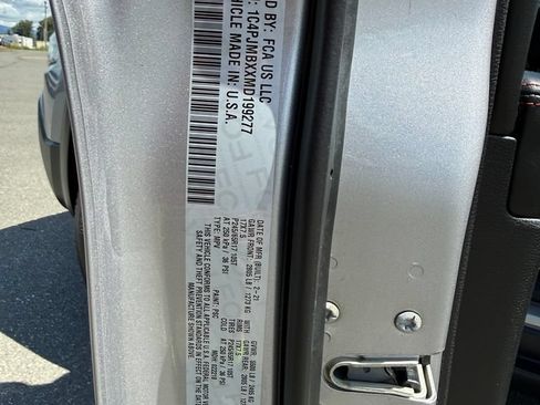 Used 2021 Jeep Cherokee Trailhawk AWD/4WD image 19