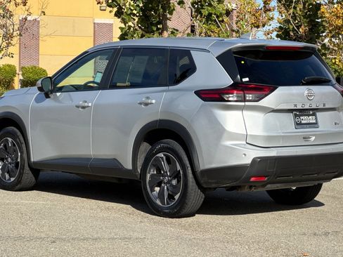 Certified 2024 Nissan Rogue SV image 6