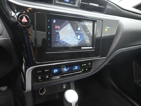 Used 2019 Toyota Corolla SE FWD image 12