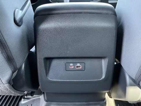 Used 2023 Nissan Frontier SV w/ Midnight Edition Package image 17