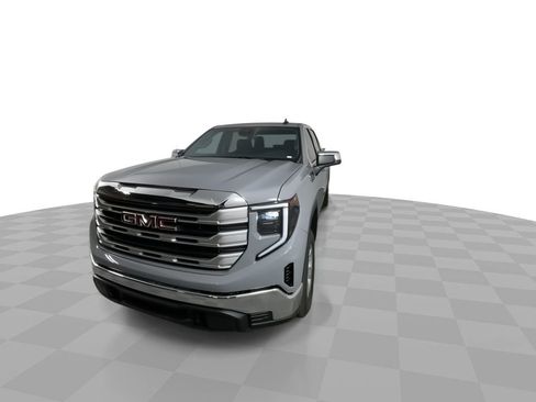 Used 2024 GMC Sierra 1500 SLE image 3