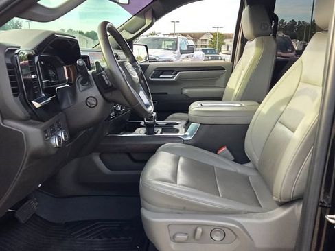 Used 2022 GMC Sierra 1500 SLT w/ SLT Premium Plus Package AWD/4WD image 5