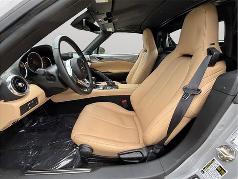 Used 2024 MAZDA MX-5 Miata RF Grand Touring image 2