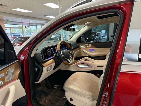 Used 2021 Mercedes-Benz GLS 450 4MATIC image 10