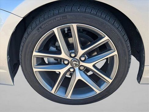 Used 2015 Lexus CT 200h w/ Navigation Package image 10