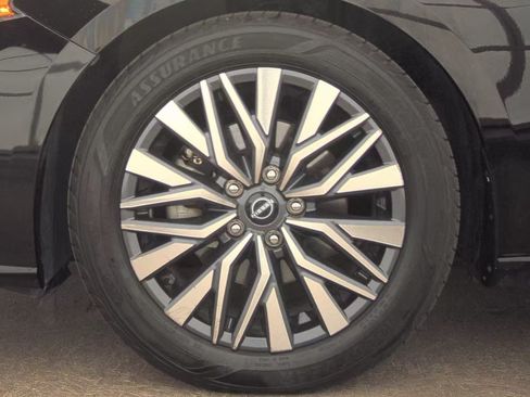 Used 2023 Nissan Altima 2.5 SV w/ SV Premium Package AWD/4WD image 20
