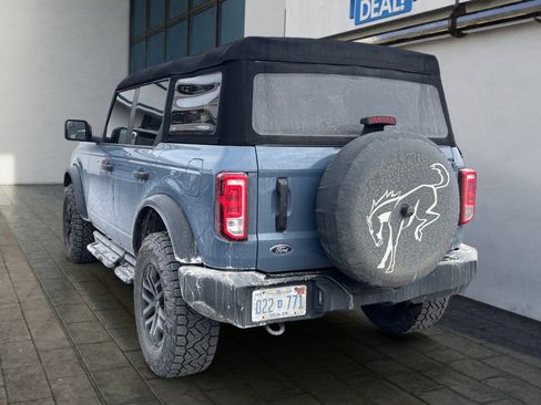 Used 2023 Ford Bronco 4-Door image 2