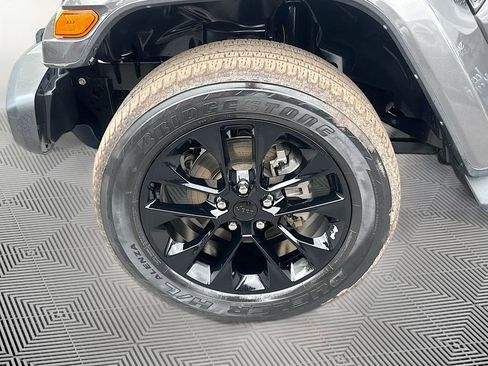 Used 2021 Jeep Wrangler Unlimited Sahara w/ Cold Weather Group AWD/4WD image 34