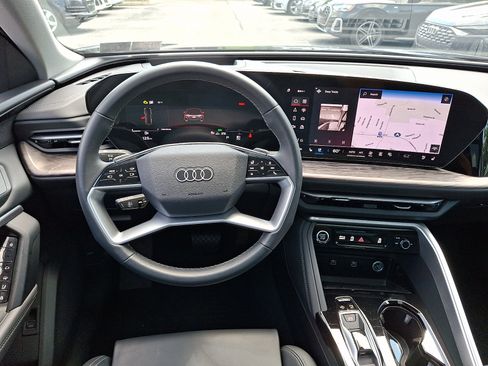 Used 2025 Audi Q5 Premium w/ Premium Plus AWD/4WD image 12