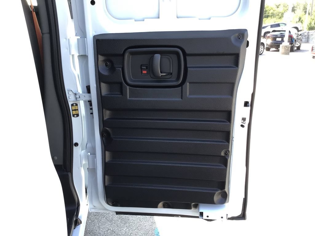 New 2026 Chevrolet Express 2500 w/ Driver Convenience Package RWD image 31