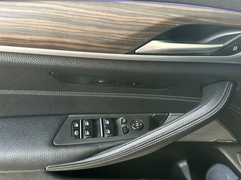 Used 2018 BMW 530e RWD image 13