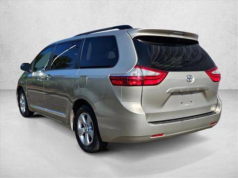 Used 2017 Toyota Sienna LE FWD image 7