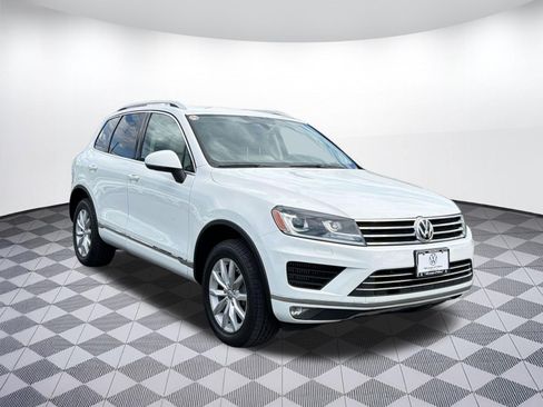 Used 2016 Volkswagen Touareg Sport AWD/4WD image 7