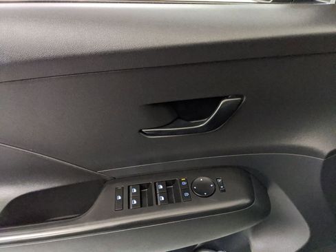 Used 2024 Hyundai Kona SEL image 21