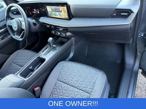 Used 2025 Nissan Kicks SV image 14