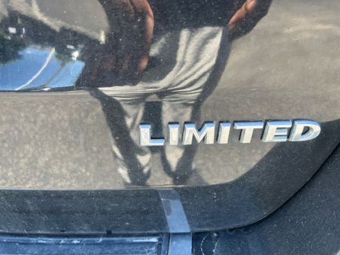 Used 2019 Jeep Grand Cherokee Limited AWD/4WD image 11