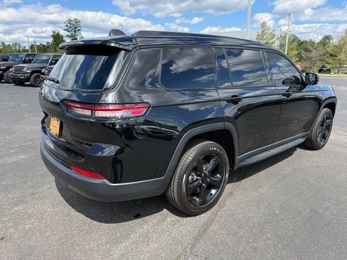 Certified 2023 Jeep Grand Cherokee L Laredo AWD/4WD image 3