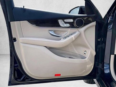 Used 2021 Mercedes-Benz GLC 300 image 18