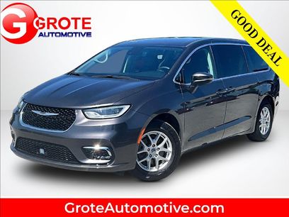 Used 2023 Chrysler Pacifica Touring-L