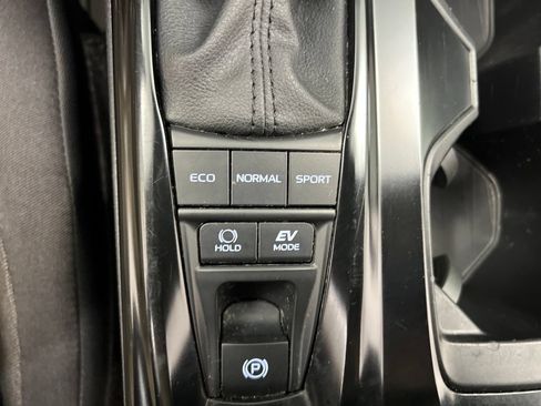 Used 2025 Toyota Camry LE FWD image 50