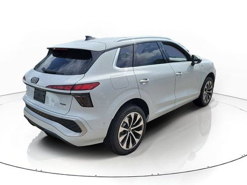 New 2026 Audi Q3 quattro 2.0T AWD/4WD image 4