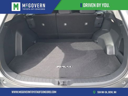 Used 2024 Toyota RAV4 LE AWD/4WD image 7