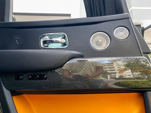 Used 2020 Rolls-Royce Cullinan Black Badge image 68