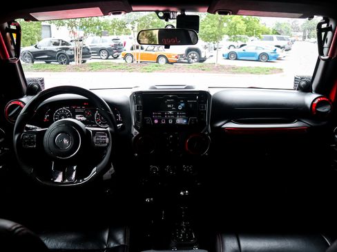 Used 2012 Jeep Wrangler Unlimited Sport AWD/4WD image 28