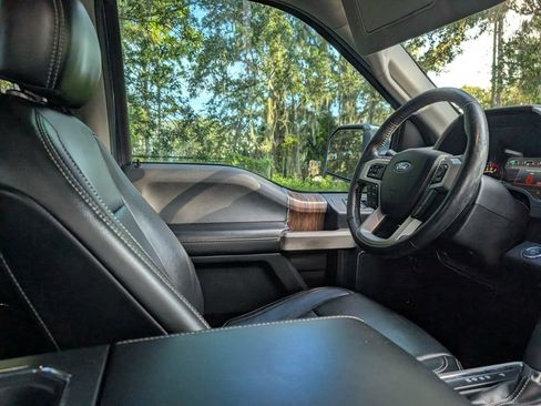 Used 2019 Ford F150 Lariat w/ Equipment Group 502A Luxury AWD/4WD image 15