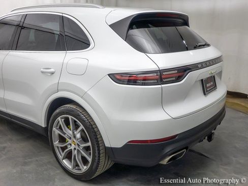 Used 2021 Porsche Cayenne E-Hybrid image 9