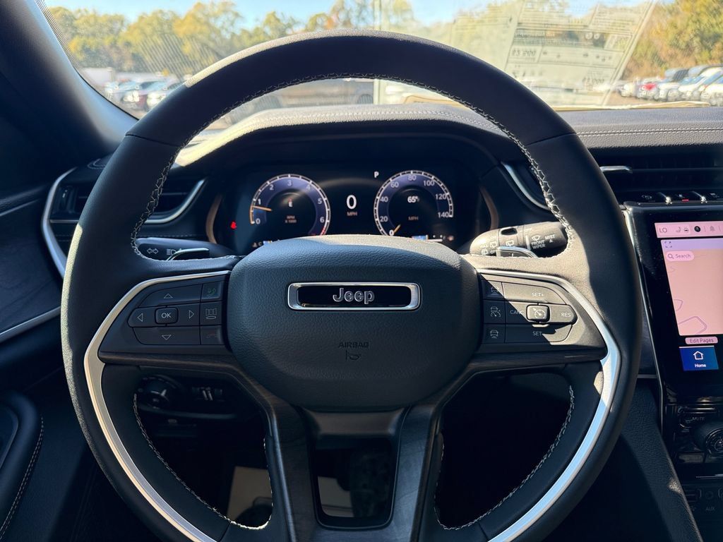 New 2025 Jeep Grand Cherokee L Limited w/ Luxury Tech Group II AWD/4WD image 21