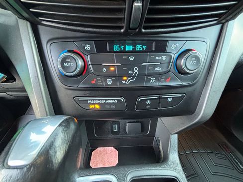 Used 2017 Ford Escape SE w/ SE Leather Comfort Package image 21