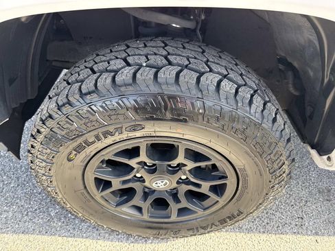 Used 2021 Toyota Tacoma SR5 image 12