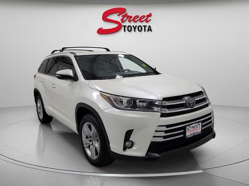 Certified 2018 Toyota Highlander Limited image 5