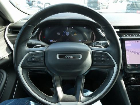 Used 2022 Jeep Grand Cherokee L Limited image 37