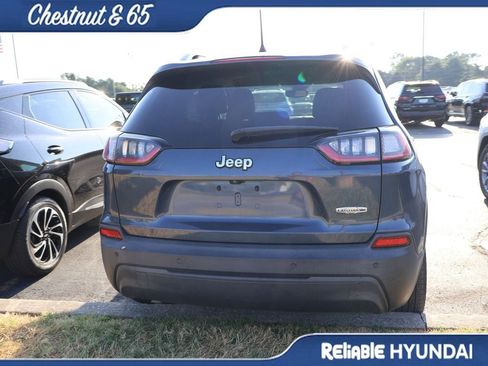 Used 2021 Jeep Cherokee Latitude Plus FWD image 19