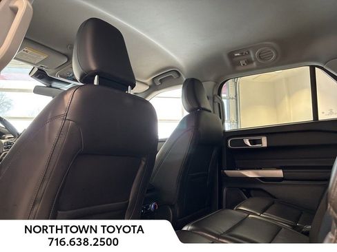 Used 2022 Ford Explorer XLT w/ Equipment Group 202A image 15
