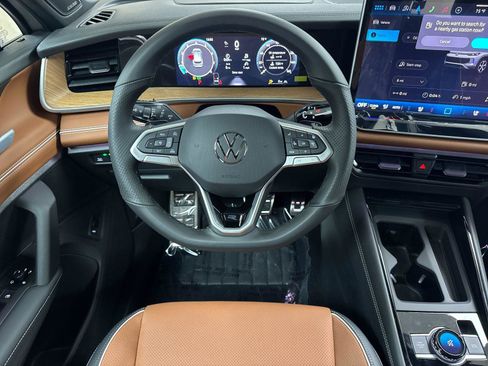 New 2026 Volkswagen Tiguan SEL R-Line AWD/4WD image 13