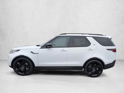 New 2025 Land Rover Discovery S image 5