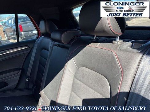 Used 2016 Volkswagen GTI SE image 8