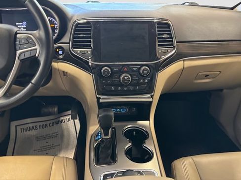 Used 2021 Jeep Grand Cherokee Limited AWD/4WD image 12