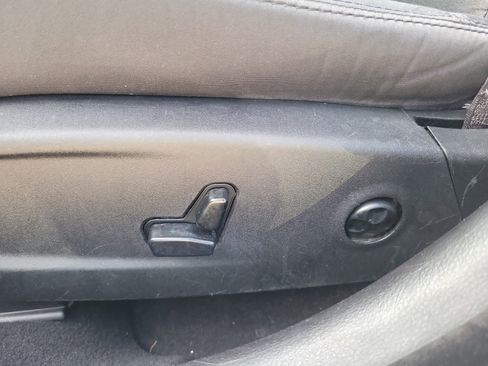 Used 2019 Chrysler 300 Touring w/ Chrome Appearance Package image 20