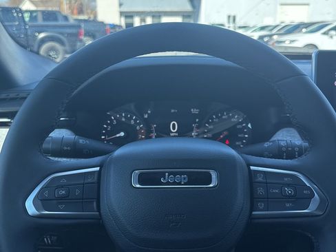 Used 2024 Jeep Compass Latitude w/ Sun and Sound Group image 14