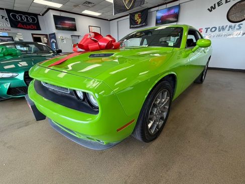Used 2017 Dodge Challenger GT w/ Driver Convenience Group image 5
