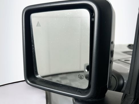 Used 2023 Jeep Wrangler Unlimited Sahara AWD/4WD image 16